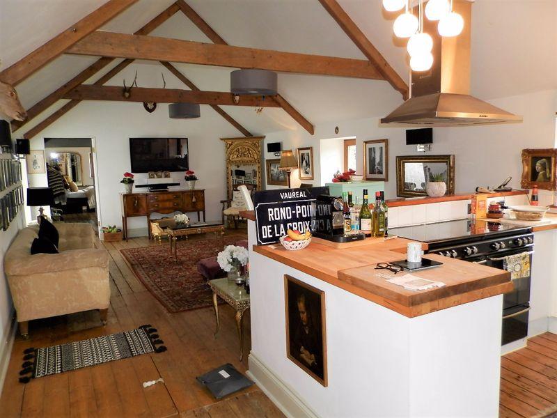 Open Plan Kit/Lounge