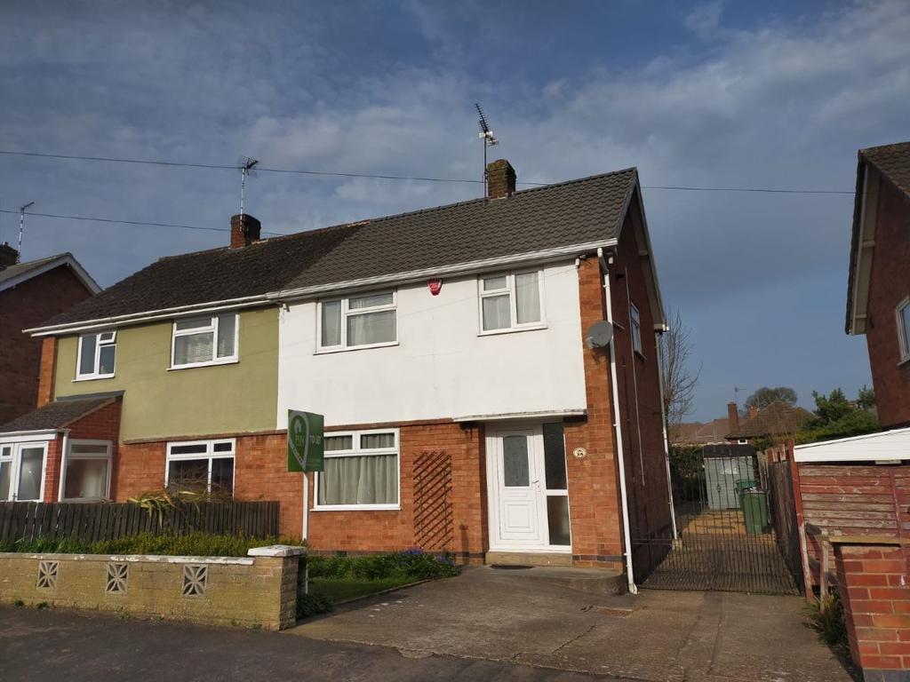 Avondale Road, Wigston 3 bed semidetached house £825 pcm (£190 pw)