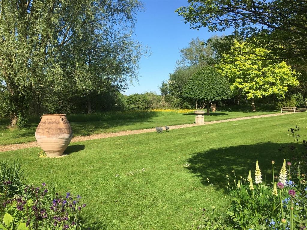 Garden 1.JPG