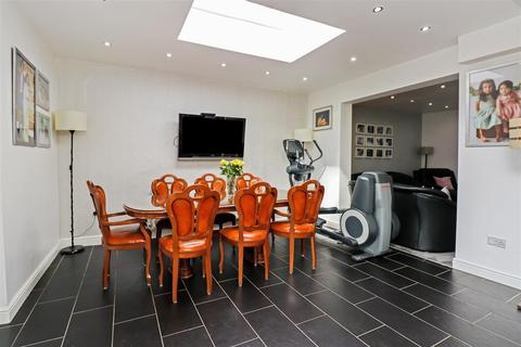 1 Bagshaw Close, Ryton On Dunsmore, Coventry, CV8 3EX