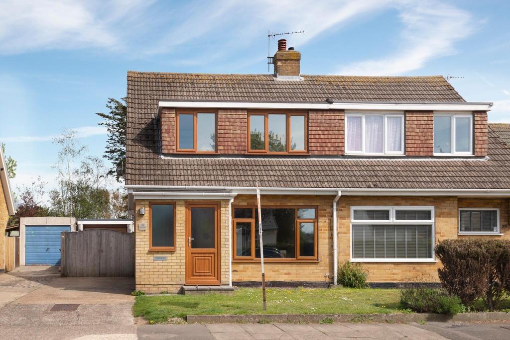 Fairfield Road, Broadstairs 3 bed semidetached house £375,000