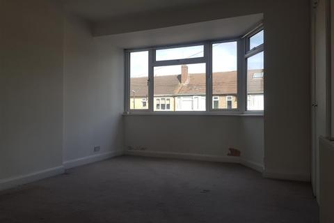 8 Roslyn Close, Mitcham, CR4 3BB