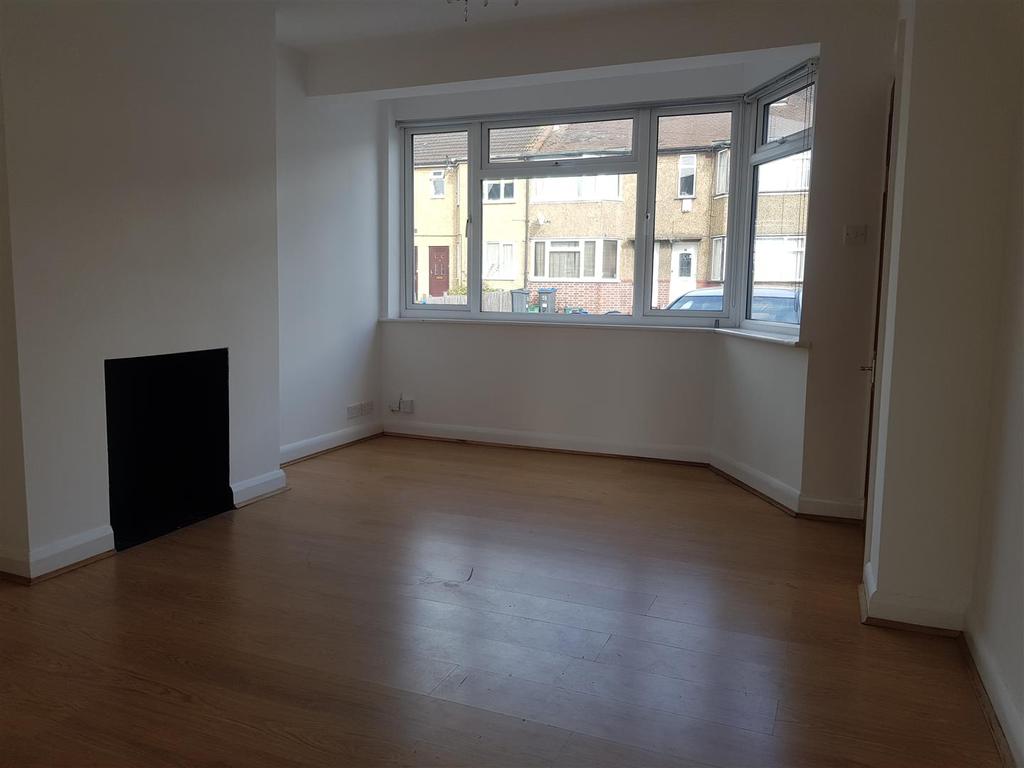 Living room 2.jpg