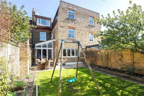 7 Courthope Villas, London, SW19 4EH