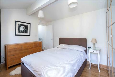 7 Courthope Villas, London, SW19 4EH