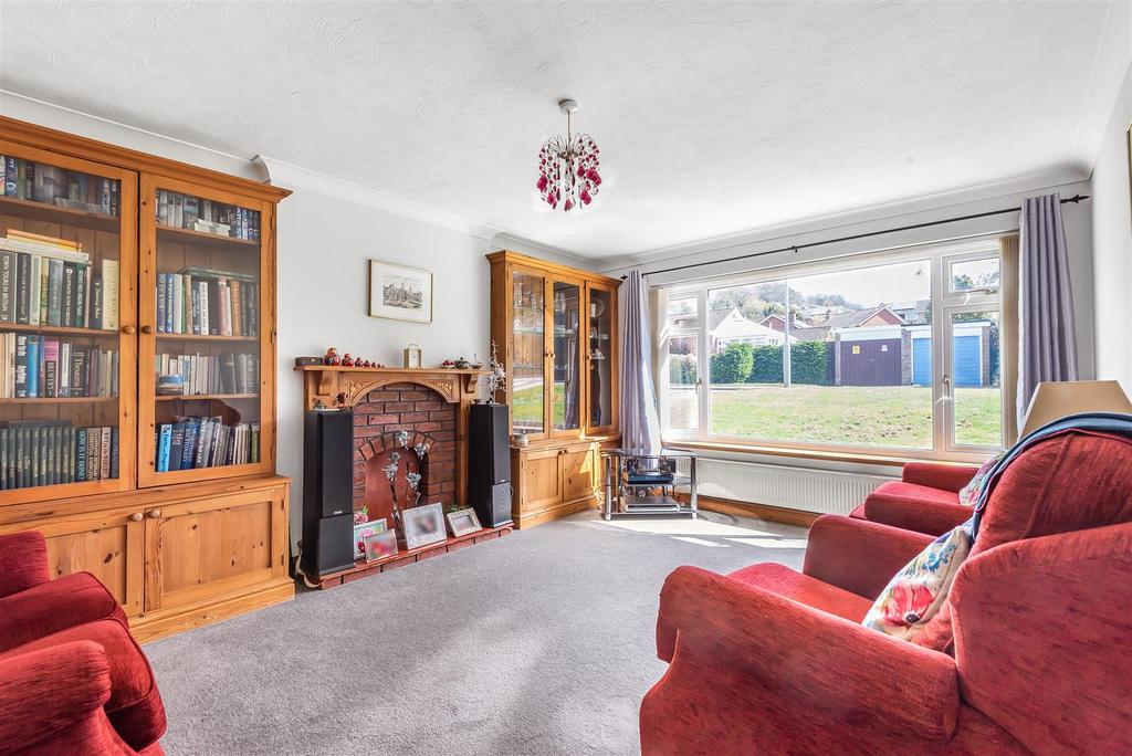 Coneygar Close, Bridport 3 bed bungalow £375,000