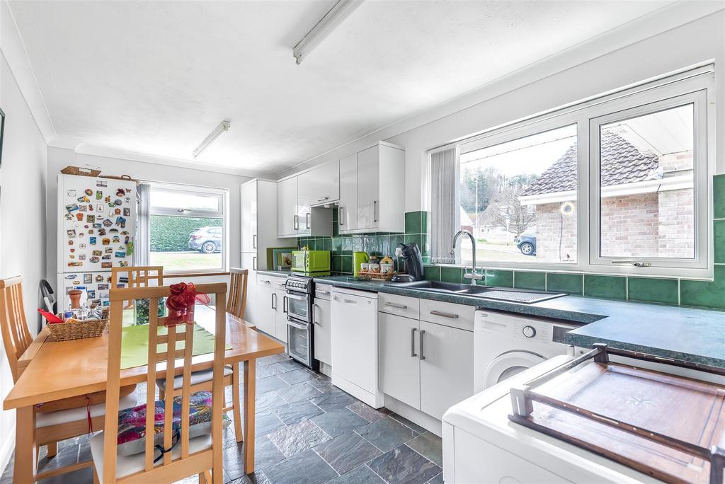 Coneygar Close, Bridport 3 bed bungalow £375,000