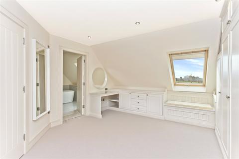 Lennie House, 89 Cammo Road, Edinburgh, EH12 0AR