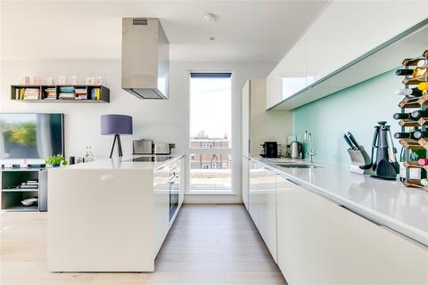 168 Wingate Square, London, SW4 0AN