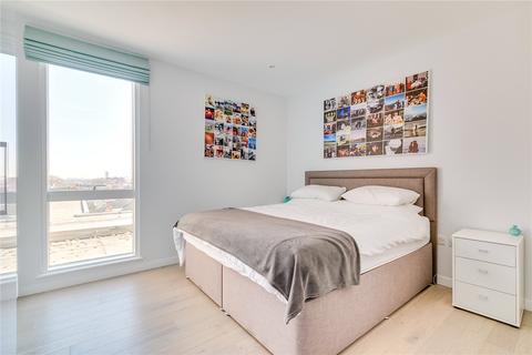 168 Wingate Square, London, SW4 0AN