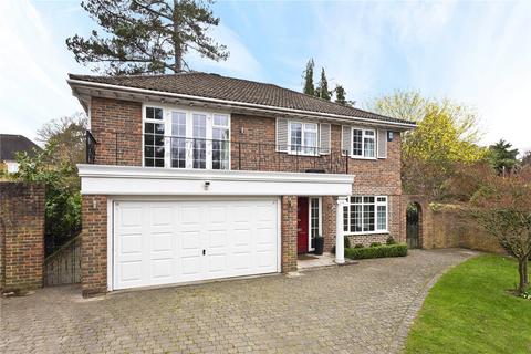 5 bedroom detached house to rent, Farleton Close, Weybridge, Surrey, KT13