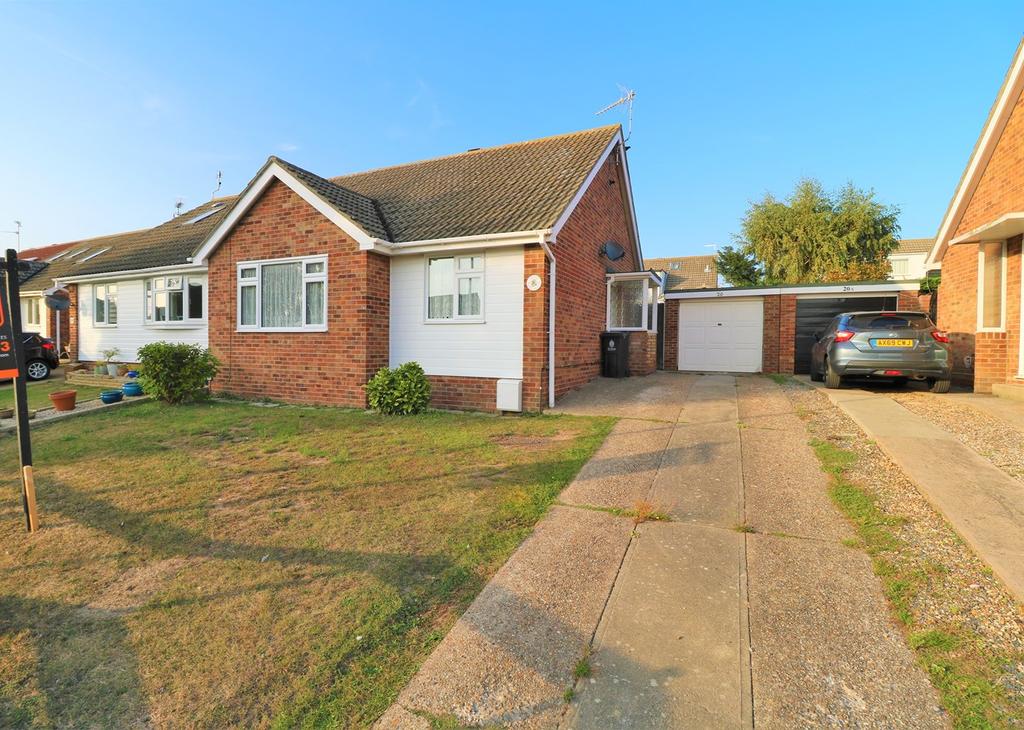 Park Drive, Brightlingsea, Colchester, CO7 2 bed bungalow £250,000