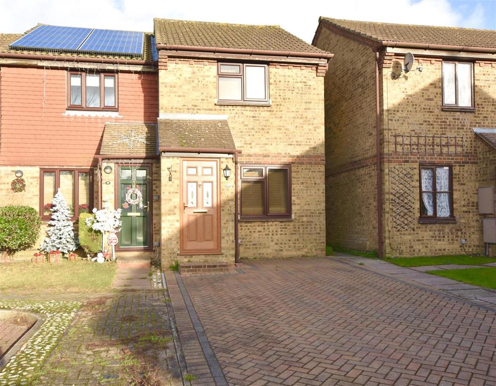 Parthia Close, Tadworth 2 bed semidetached house £350,000
