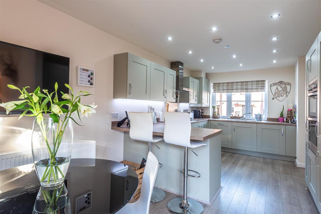 Kitchen/family dining