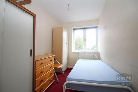 102 Bushey Croft, Harlow, CM18 6RJ