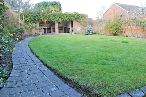 32 Main Road, Austrey, Atherstone, CV9 3EH