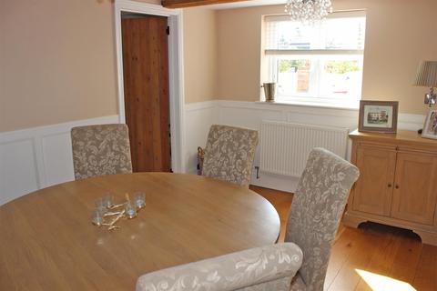 32 Main Road, Austrey, Atherstone, CV9 3EH