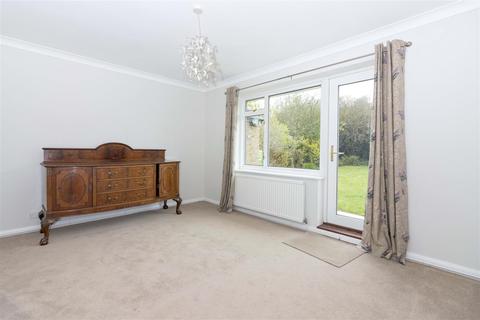 16 Warnham Road, Goring By Sea, Worthing, BN12 4LL