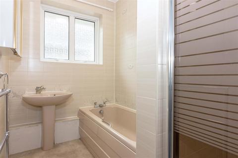 16 Warnham Road, Goring By Sea, Worthing, BN12 4LL