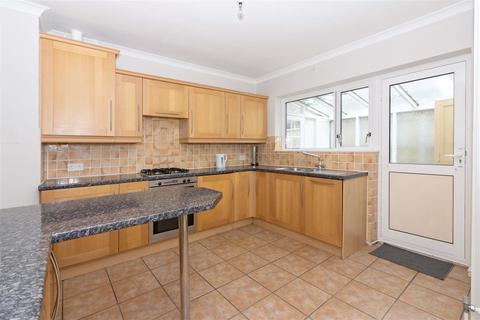 16 Warnham Road, Goring By Sea, Worthing, BN12 4LL