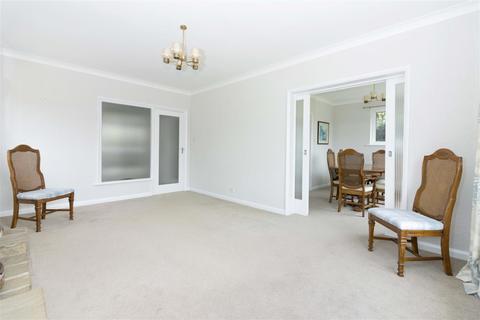16 Warnham Road, Goring By Sea, Worthing, BN12 4LL