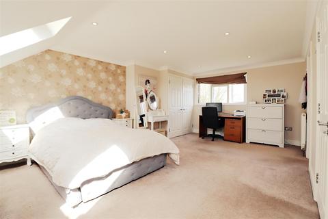 7 Felhampton Road, London, SE9 3NT