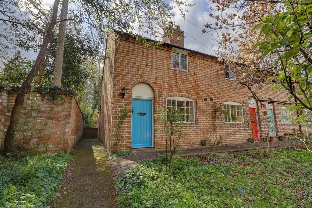 Cottage Lane, Shottery, StratforduponAvon 2 bed cottage £795 pcm (£