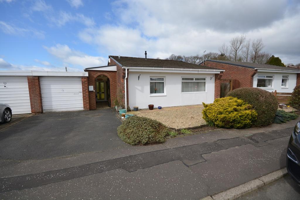 Raith Road, Fenwick, Kilmarnock, KA3 2 bed detached house £175,000