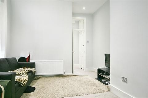 3 bedroom apartment to rent, Mowll Street, Oval SW9