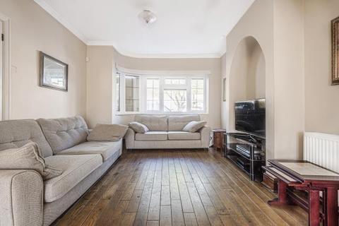 15 Wychwood Close, Edgware, HA8 6TE