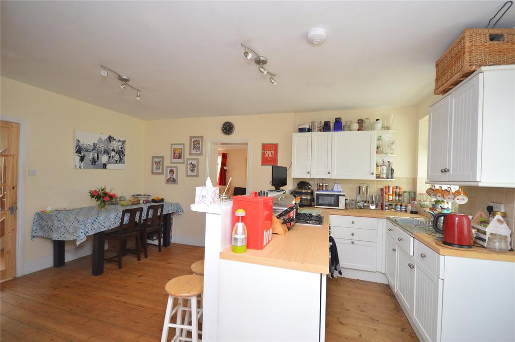 Lower Buckland Road, Lymington, SO41 4 bed detached house £675,000