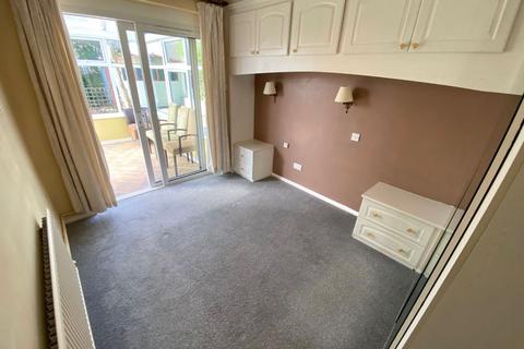 22 Draycott Close, Northampton, NN3 3BD