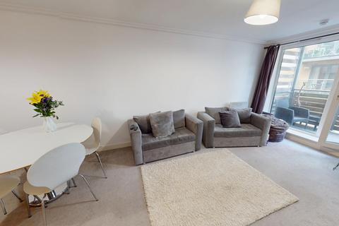 2 bedroom flat to rent, Fleet street