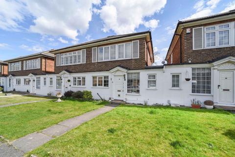 32 Rodney Close, New Malden, KT3 5AA