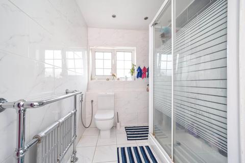 32 Rodney Close, New Malden, KT3 5AA