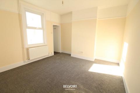 3 bedroom semi-detached house to rent, Woodbridge Road, Ipswich, IP4