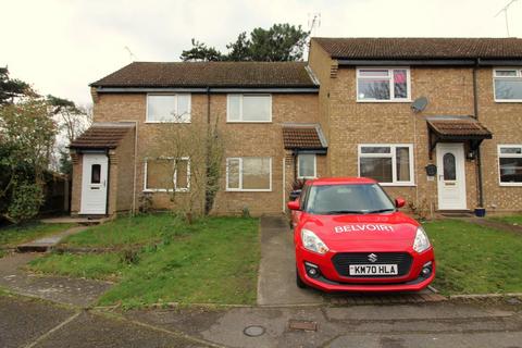 2 bedroom terraced house to rent, Yew Tree Rise, Pinewood, IP8