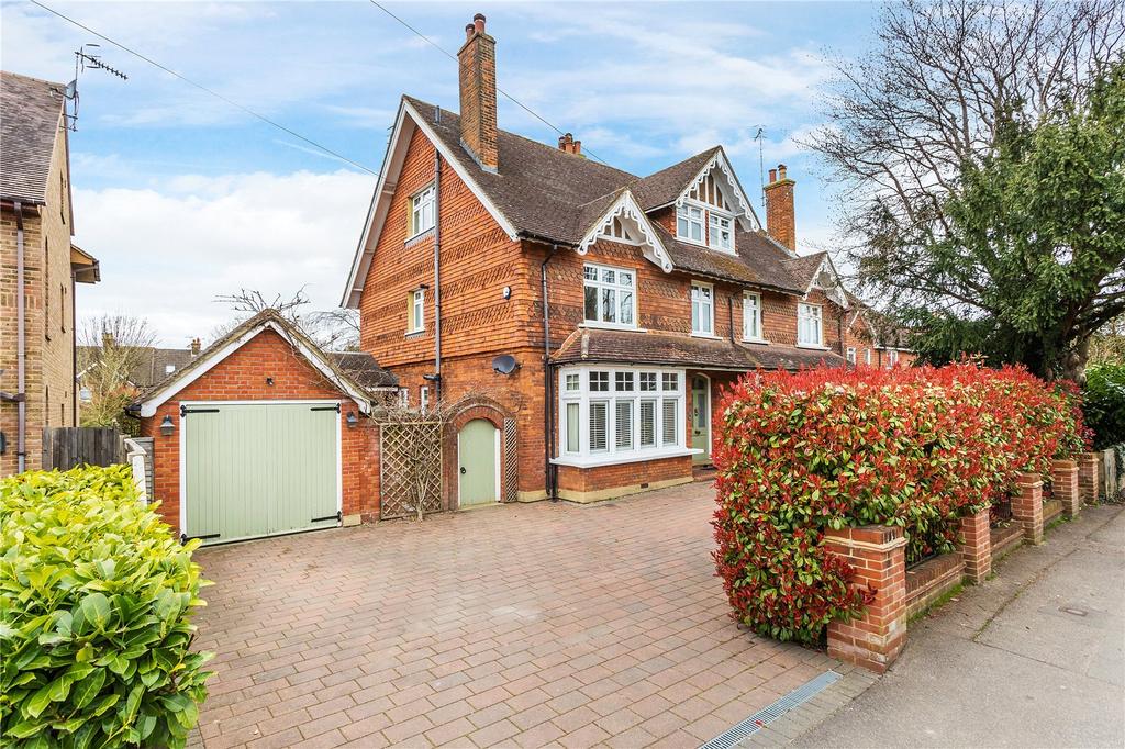 Mid Street, South Nutfield, Redhill, Surrey, RH1 4 bed semidetached house £1,100,000