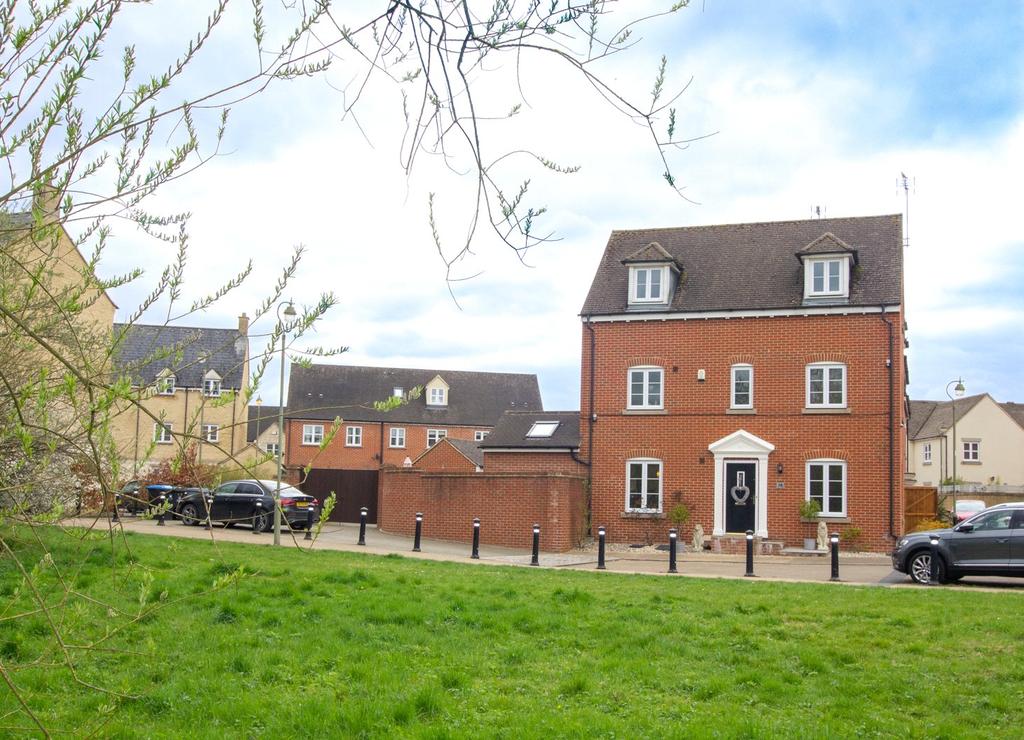 Madley Brook Lane, Witney, OX28 4 bed end of terrace house £450,000