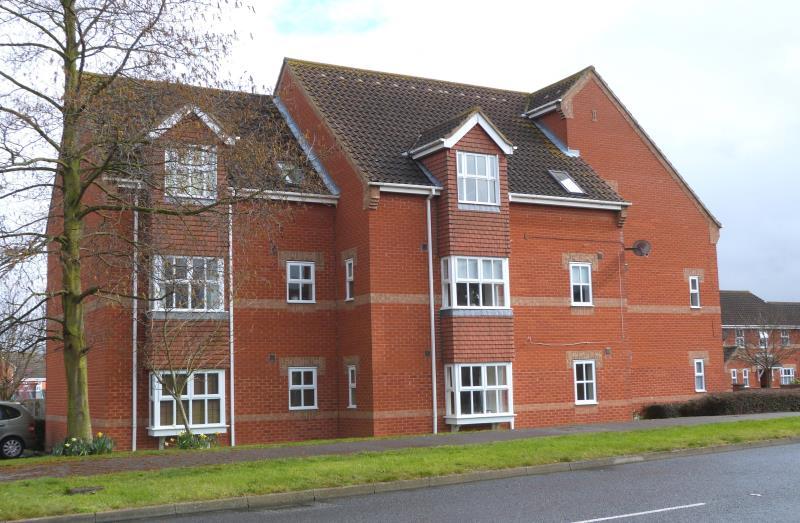 Northampton Grove, Langdon Hills, SS16 6ED 2 bed flat £925 pcm (£213 pw)