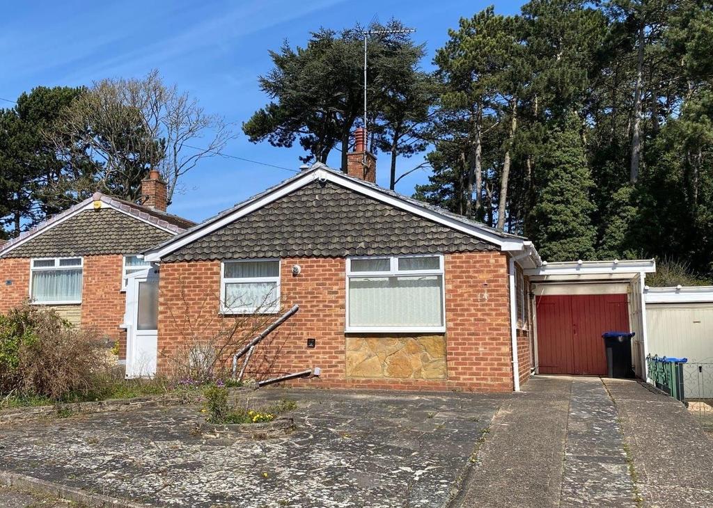 Lindale Close, Spinney Hill... 2 bed detached bungalow £233,000
