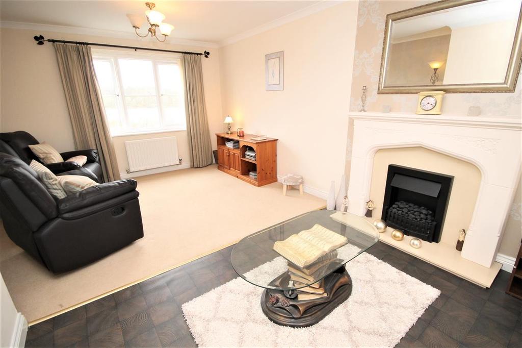 Garnqueen Crescent, Glenboig, Coatbridge 5 bed detached house £225,000