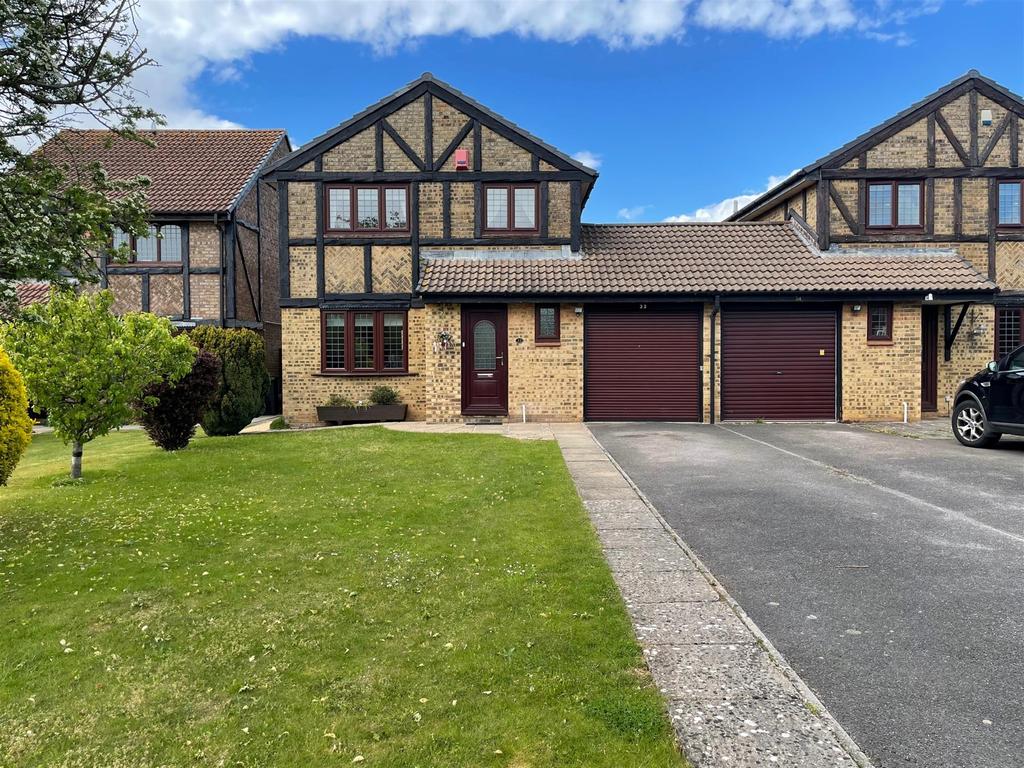 Hampden Close, Yate, Bristol, BS37 5UW 3 bed detached house £350,000