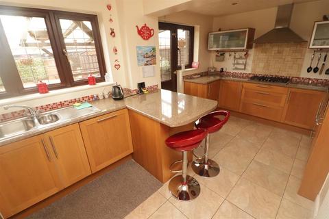 33 Hampden Close, Yate, Bristol, BS37 5UW