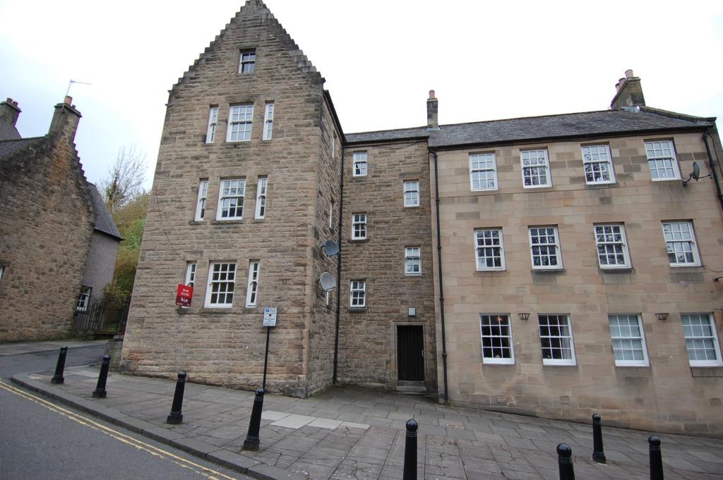Baker Street, Stirling, FK8 3 bed flat £1,290 pcm (£298 pw)