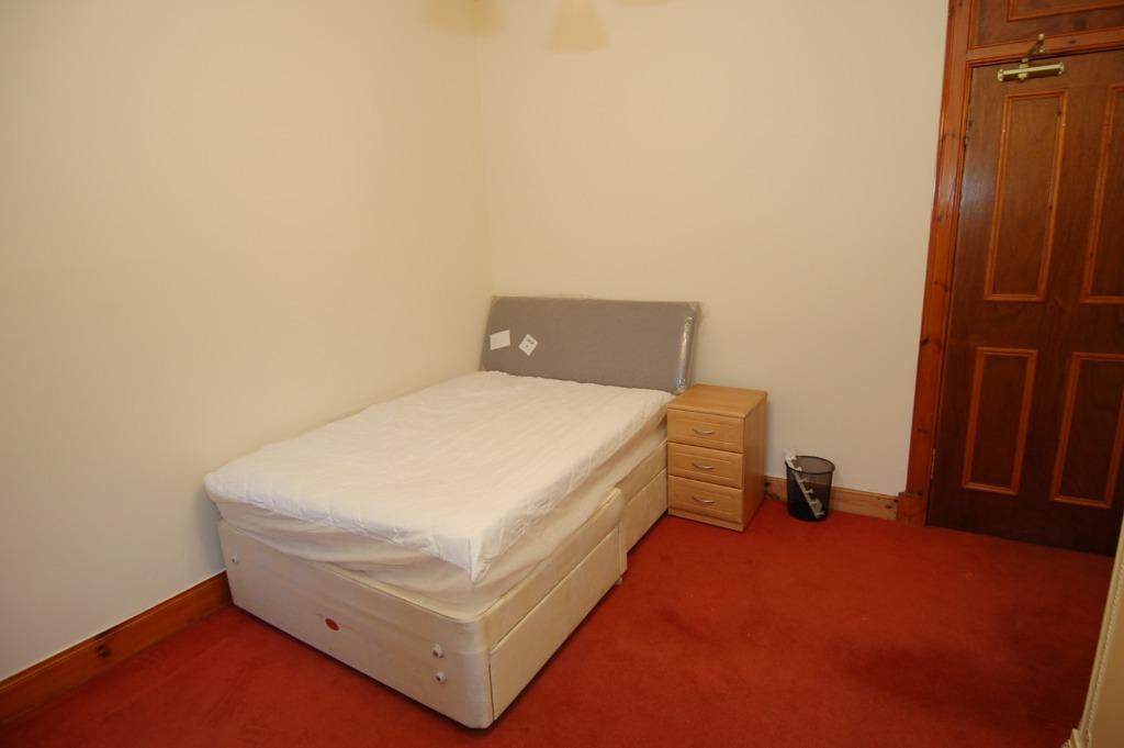 Nelson Place, Stirling Town, Stirling, FK7 3 bed flat £1,200 pcm (£