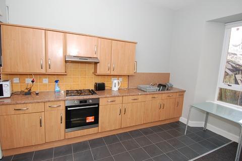 3 bedroom flat to rent, Wallace Street, Stirling Town, Stirling, FK8