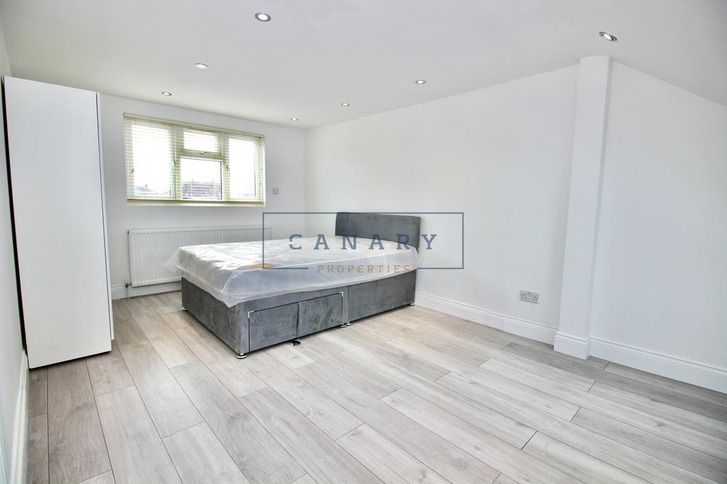 Huge Ensuite Room Rogers Road, Tooting, London, SW17 House share £