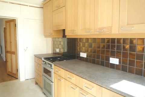 2 bedroom end of terrace house to rent, Addison Road, Reading