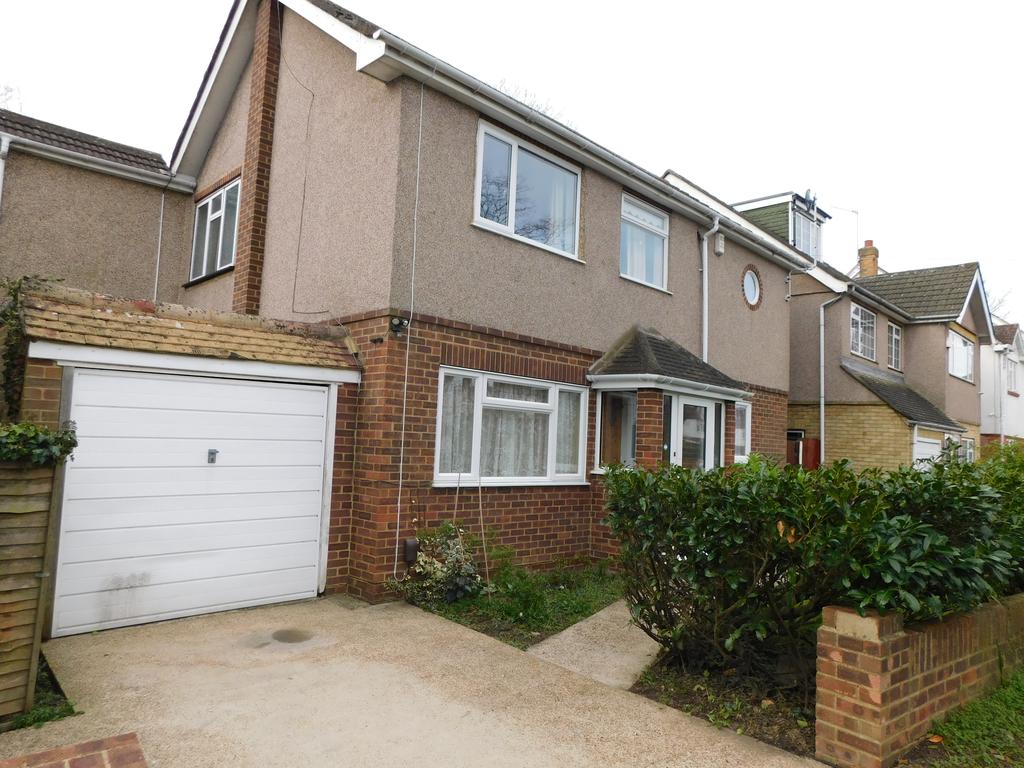 Sutherland Avenue, Sunbury, TW16 6LL 5 bed house £2,300 pcm (£531 pw)